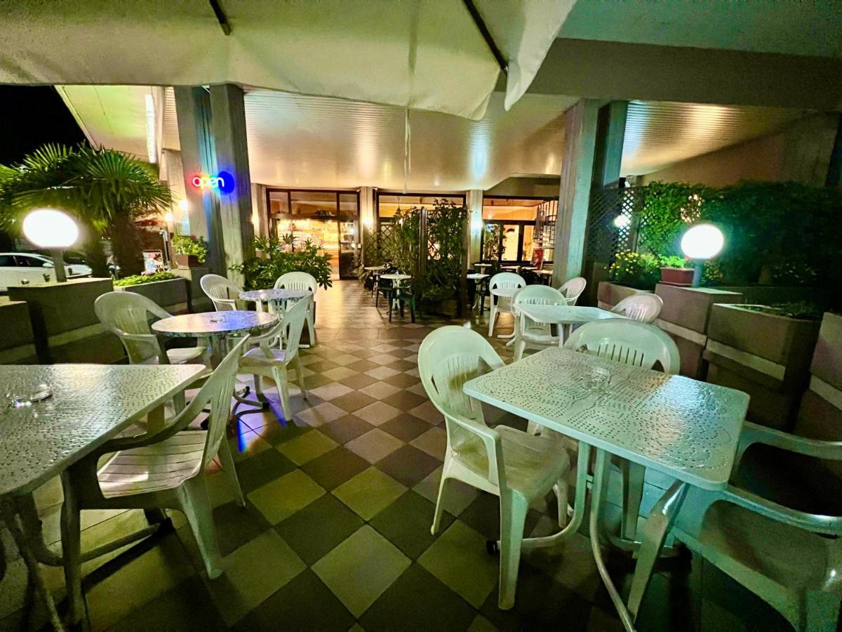 Hotel La Bussola Padenghe sul Garda Exterior photo